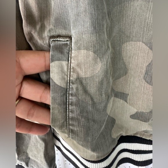 Natural Reflections Camo Chambray Like Ribbed Knit Trim Bomber Jacket Pockets S - Picture 4 of 10
